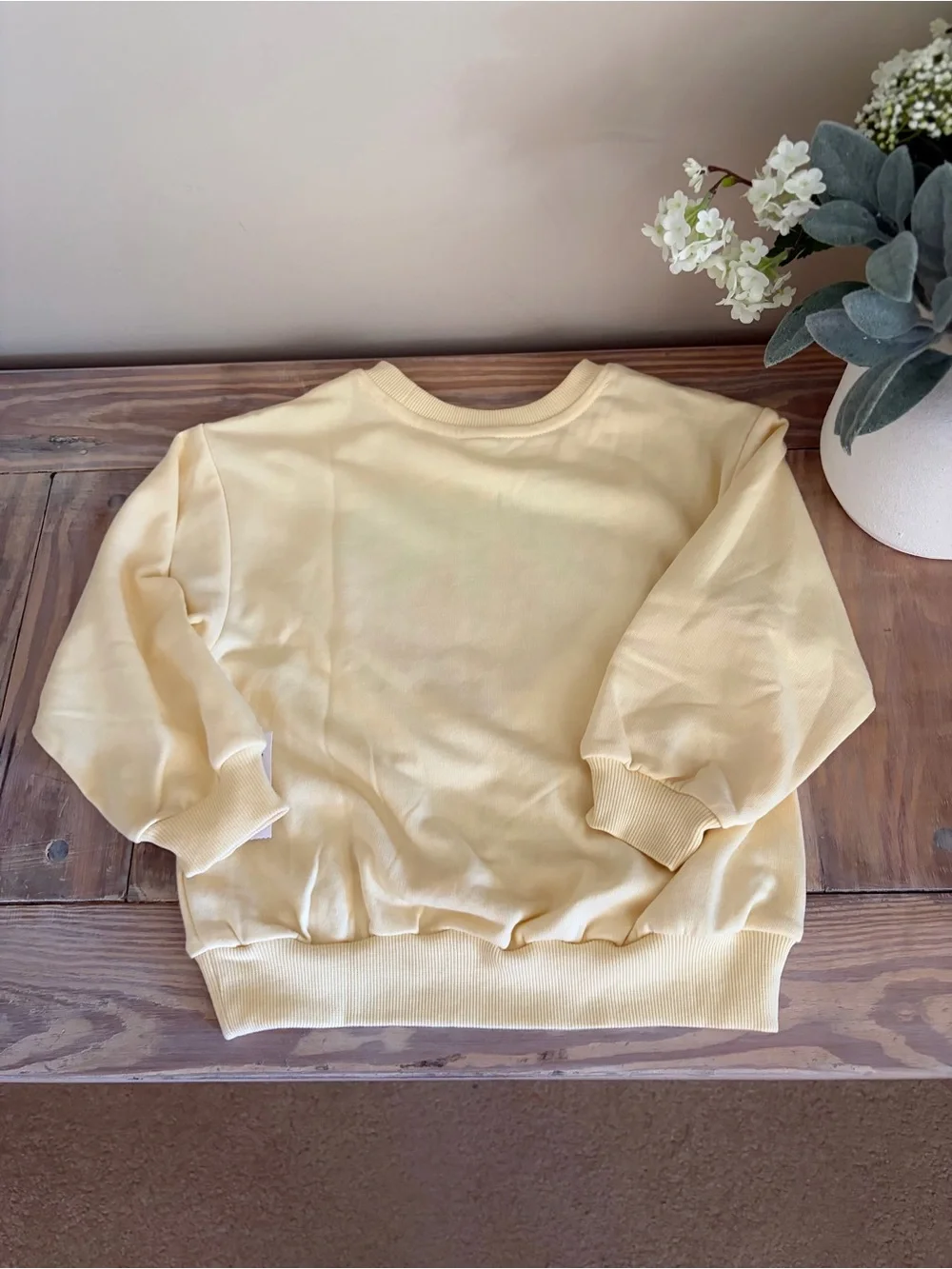 Old Navy Yellow Lightweight Sweatshirt w/ Strawberry Appliqué 🍓🆕